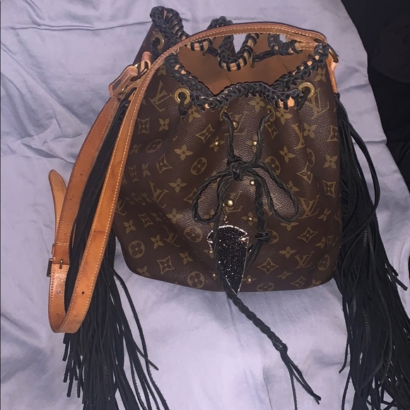 louis vuitton champagne bag